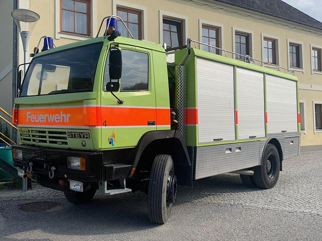 Steyr 15S31 4x4 Feuerwehrfahrzeug - Samochód pożarniczy: zdjęcie 2 Steyr 15S31 4x4 Feuerwehrfahrzeug - Samochód pożarniczy: zdjęcie 2