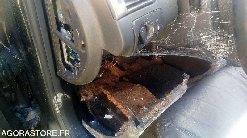 AUDI A6 - 2002 - POUR PIECES - Samochód osobowy: zdjęcie 4 AUDI A6 - 2002 - POUR PIECES - Samochód osobowy: zdjęcie 4