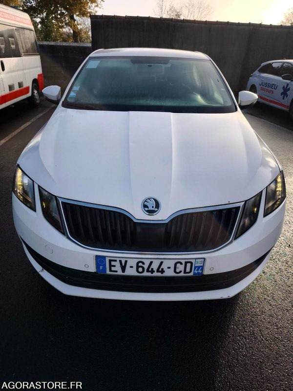 EV-644-CD - Non Roulant - SKODA OCTAVIA - VP - 339 260 Kms - Samochód osobowy: zdjęcie 3 EV-644-CD - Non Roulant - SKODA OCTAVIA - VP - 339 260 Kms - Samochód osobowy: zdjęcie 3