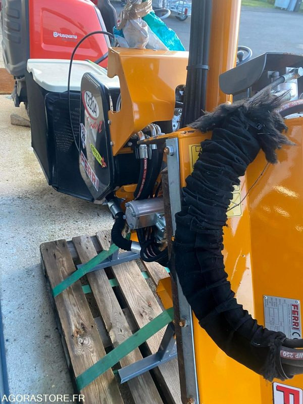 Epareuse Ferri t320 - Excellent Etat - Maszyna ogrodnicza: zdjęcie 2 Epareuse Ferri t320 - Excellent Etat - Maszyna ogrodnicza: zdjęcie 2