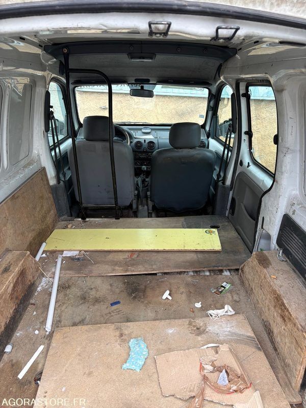 FOURGONNETTE RENAULT KANGOO - Mały samochód dostawczy: zdjęcie 2 FOURGONNETTE RENAULT KANGOO - Mały samochód dostawczy: zdjęcie 2