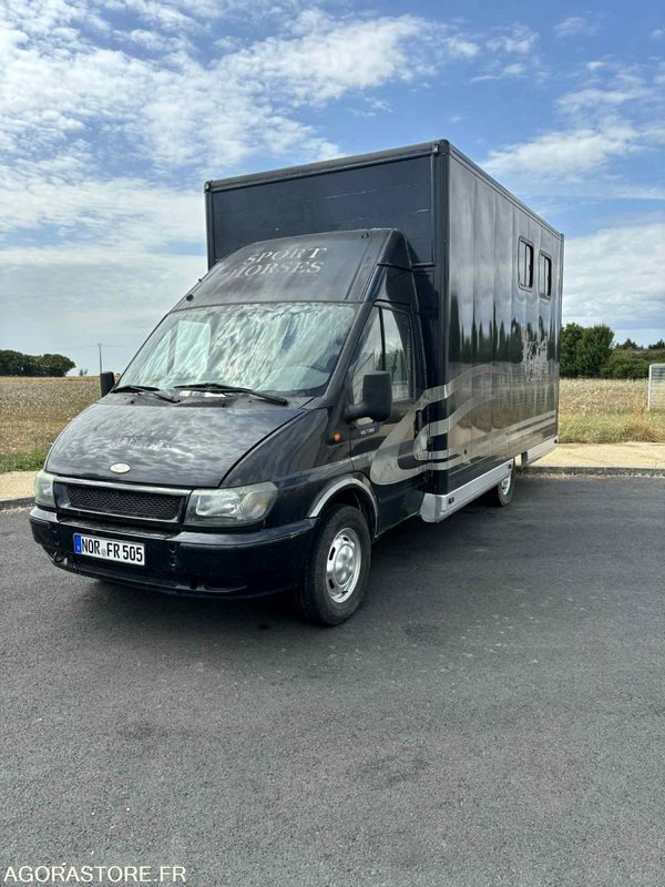 Fourgon FORD - Transport de 2 Chevaux - 2004 - 137 510 KM - Furgon: zdjęcie 1 Fourgon FORD - Transport de 2 Chevaux - 2004 - 137 510 KM - Furgon: zdjęcie 1