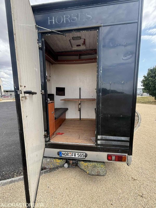 Fourgon FORD - Transport de 2 Chevaux - 2004 - 137 510 KM - Furgon: zdjęcie 4 Fourgon FORD - Transport de 2 Chevaux - 2004 - 137 510 KM - Furgon: zdjęcie 4