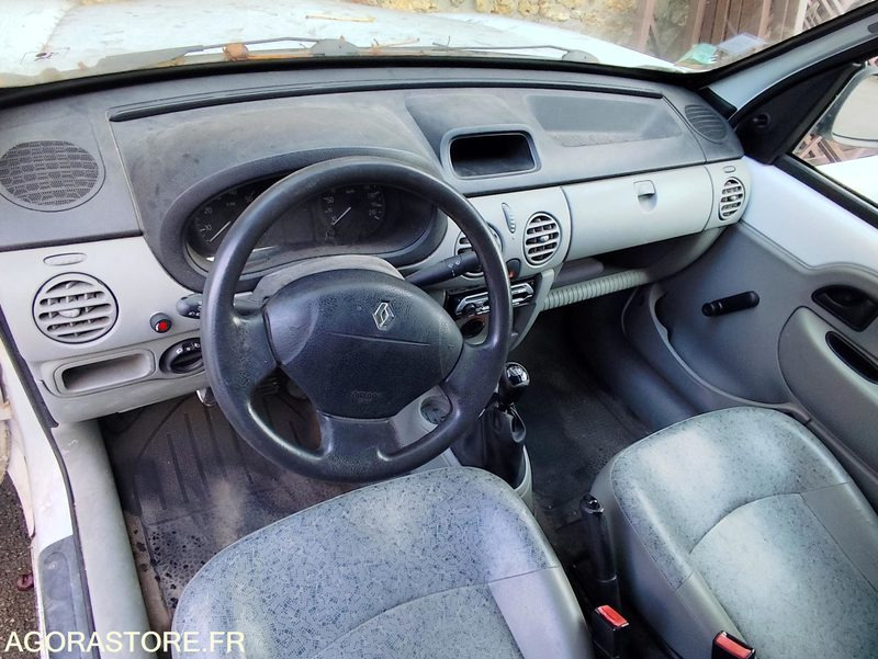 Kangoo - 2006 - 10697kms - sans carte grise (FIV) - Mały samochód dostawczy: zdjęcie 3 Kangoo - 2006 - 10697kms - sans carte grise (FIV) - Mały samochód dostawczy: zdjęcie 3