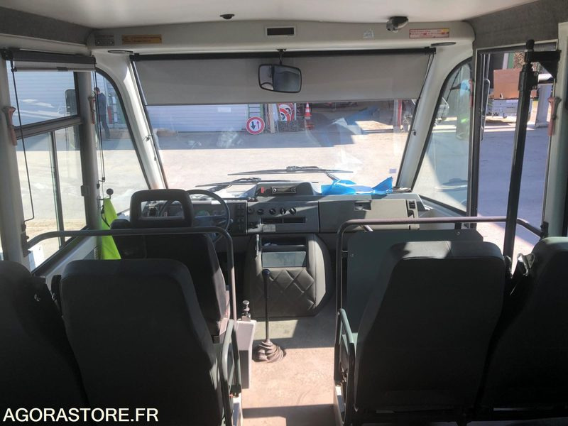MINI-BUS MERCEDES VARIO - 127178 kms - 2000 - Minibus, Mikrobus: zdjęcie 4 MINI-BUS MERCEDES VARIO - 127178 kms - 2000 - Minibus, Mikrobus: zdjęcie 4