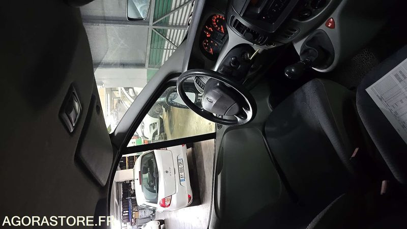 Renault Trafic - 2004 - 257907kms - 1707-XB-22 - Minibus, Mikrobus: zdjęcie 4 Renault Trafic - 2004 - 257907kms - 1707-XB-22 - Minibus, Mikrobus: zdjęcie 4