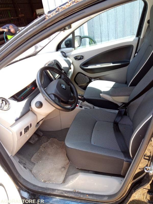 Renault ZOE année 2013 - Samochód osobowy: zdjęcie 4 Renault ZOE année 2013 - Samochód osobowy: zdjęcie 4