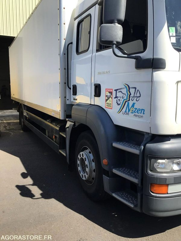 CAMION PORTEUR - Samochód ciężarowy: zdjęcie 2 CAMION PORTEUR - Samochód ciężarowy: zdjęcie 2