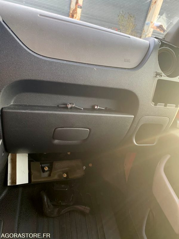 VSAV RENAULT MASTER3 CH347CR VSAV RENAULT MASTER3 CH347CR: zdjęcie 8 VSAV RENAULT MASTER3 CH347CR VSAV RENAULT MASTER3 CH347CR: zdjęcie 8