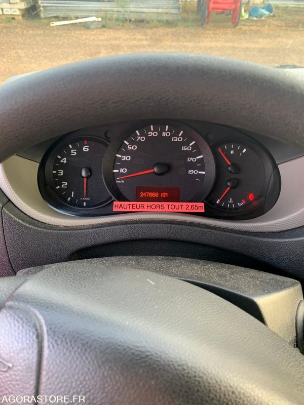 VSAV RENAULT MASTER3 EA080NB - Pogotowie: zdjęcie 4 VSAV RENAULT MASTER3 EA080NB - Pogotowie: zdjęcie 4