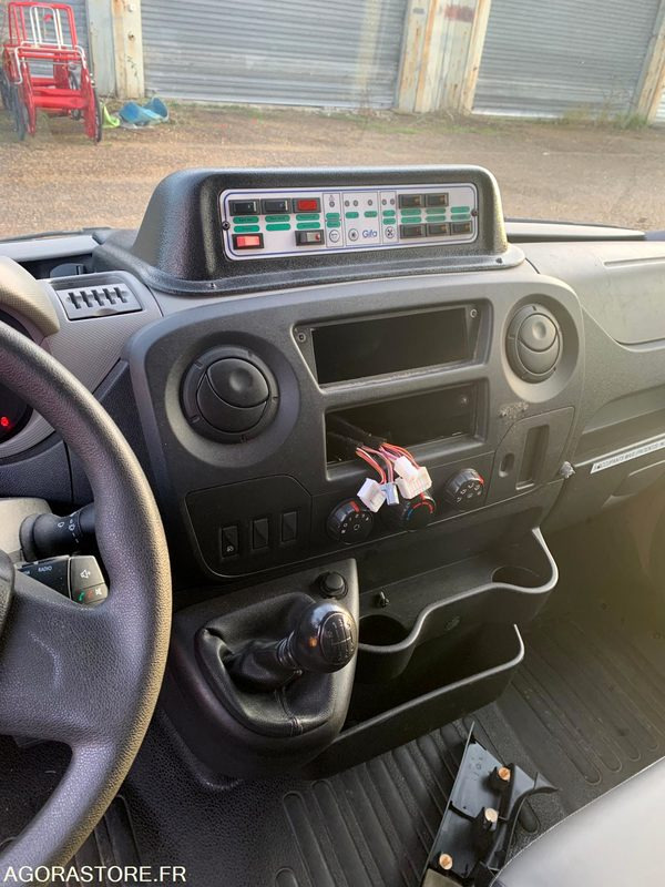VSAV RENAULT MASTER3 EA080NB - Pogotowie: zdjęcie 5 VSAV RENAULT MASTER3 EA080NB - Pogotowie: zdjęcie 5