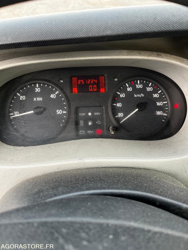 Renault master 2.5 dci 2004 251000km - Furgon: zdjęcie 3 Renault master 2.5 dci 2004 251000km - Furgon: zdjęcie 3