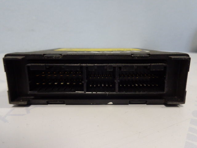 Iveco Multiplex System:Cabin Module ROBERT BOSCH GmbH - ECU do Samochodów ciężarowych: zdjęcie 2 Iveco Multiplex System:Cabin Module ROBERT BOSCH GmbH - ECU do Samochodów ciężarowych: zdjęcie 2