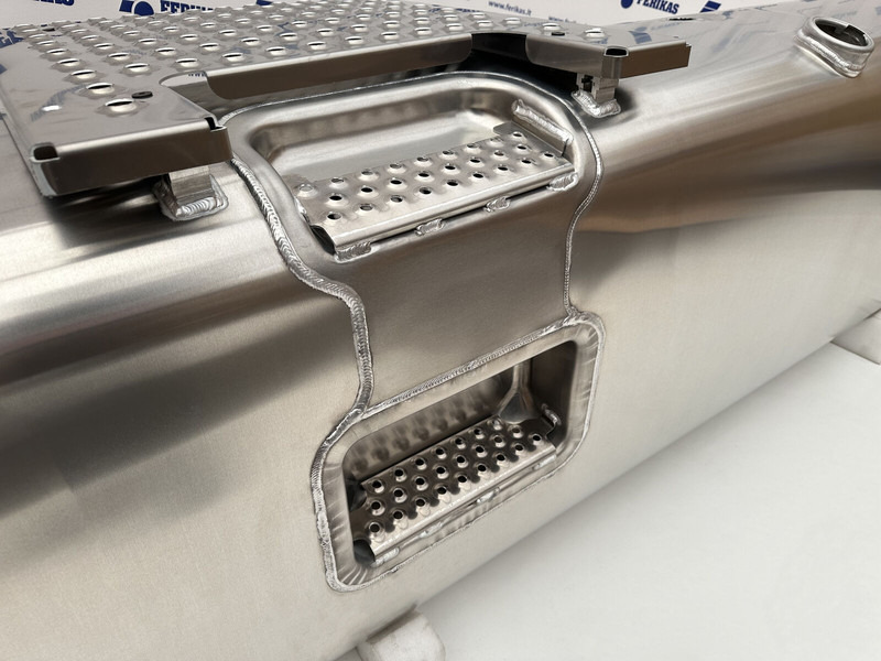 Nowy Zbiornik paliwa do Samochodów ciężarowych Volvo VOLVO RENAULT: zdjęcie 6 Nowy Zbiornik paliwa do Samochodów ciężarowych Volvo VOLVO RENAULT: zdjęcie 6