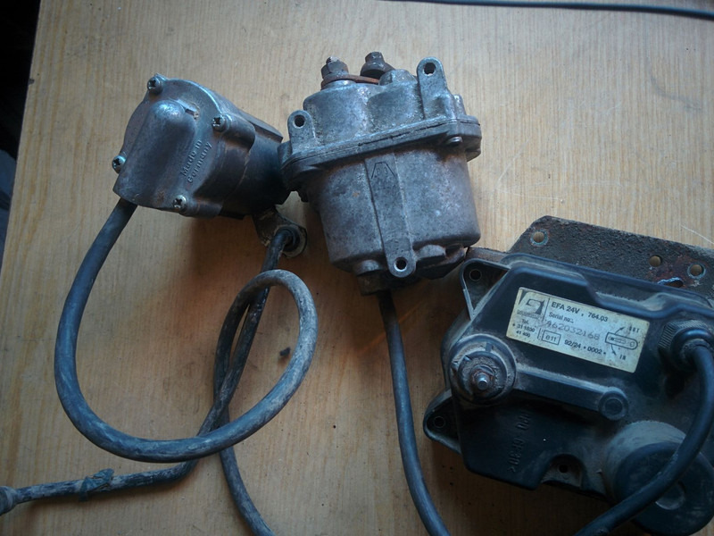 Mercedes-Benz потенциометр 445.805.2\2 . 4.4.\511.5.10. 5020. 5.9/ 5.18/3 . 44 - ECU: zdjęcie 1 Mercedes-Benz потенциометр 445.805.2\2 . 4.4.\511.5.10. 5020. 5.9/ 5.18/3 . 44 - ECU: zdjęcie 1