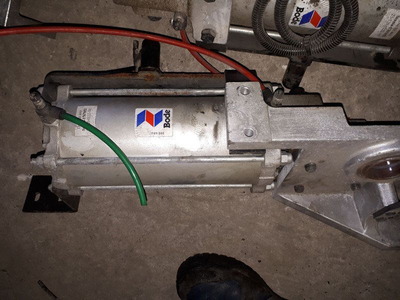 Neoplan BODE цилиндр закрытия - Siłownik hydrauliczny: zdjęcie 5 Neoplan BODE цилиндр закрытия - Siłownik hydrauliczny: zdjęcie 5