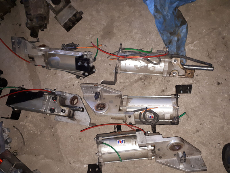 Neoplan BODE цилиндр закрытия - Siłownik hydrauliczny: zdjęcie 4 Neoplan BODE цилиндр закрытия - Siłownik hydrauliczny: zdjęcie 4