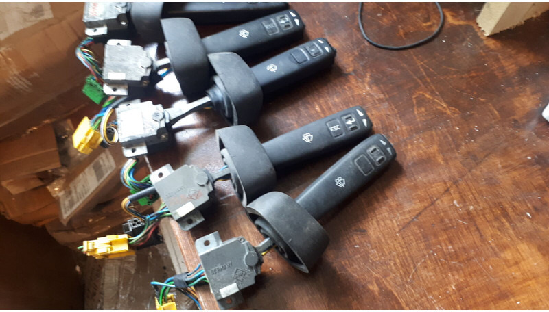 Scania 1486286 - Przekaźnik: zdjęcie 1 Scania 1486286 - Przekaźnik: zdjęcie 1