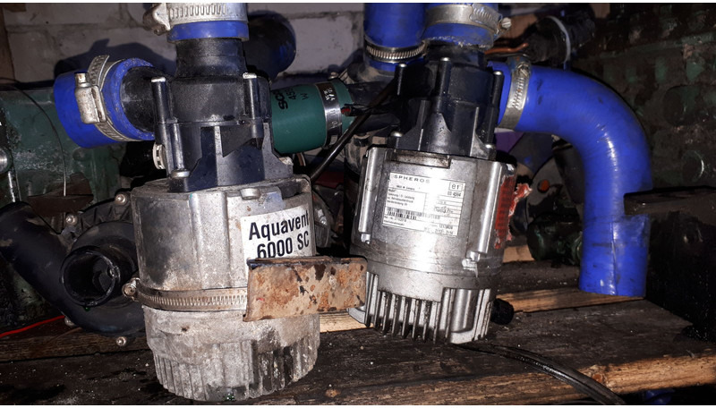 Scania Sphero U4856 - Pompa wody: zdjęcie 2 Scania Sphero U4856 - Pompa wody: zdjęcie 2