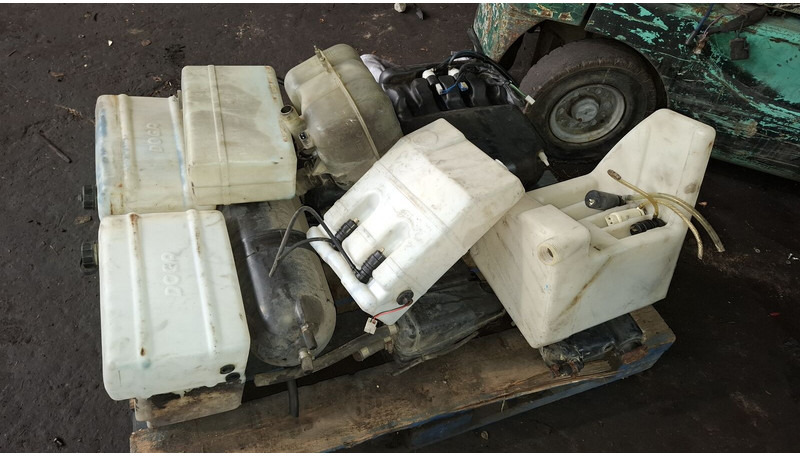 Volvo Scani - Zbiorniczek wyrównawczy: zdjęcie 1 Volvo Scani - Zbiorniczek wyrównawczy: zdjęcie 1