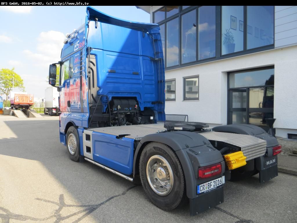 MAN TGX 18.560 4x2 BLS Euro 6 HS Schoch Edition 2016 MAN TGX 18.560 4x2 BLS Euro 6 HS Schoch Edition 2016 - Ciągnik siodłowy: zdjęcie 3 MAN TGX 18.560 4x2 BLS Euro 6 HS Schoch Edition 2016 MAN TGX 18.560 4x2 BLS Euro 6 HS Schoch Edition 2016 - Ciągnik siodłowy: zdjęcie 3