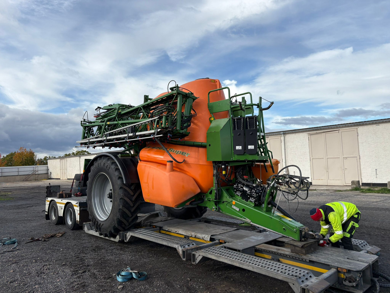 AMAZONE UX 6200 36m GPS - Opryskiwacz przyczepiany: zdjęcie 2 AMAZONE UX 6200 36m GPS - Opryskiwacz przyczepiany: zdjęcie 2