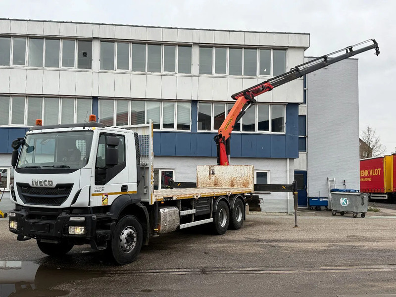 Iveco Trakker 360 6X4 EURO 6 + PALFINGER PK20001K + REMOTE CONTROL - Samochod ciężarowy z HDS: zdjęcie 2 Iveco Trakker 360 6X4 EURO 6 + PALFINGER PK20001K + REMOTE CONTROL - Samochod ciężarowy z HDS: zdjęcie 2