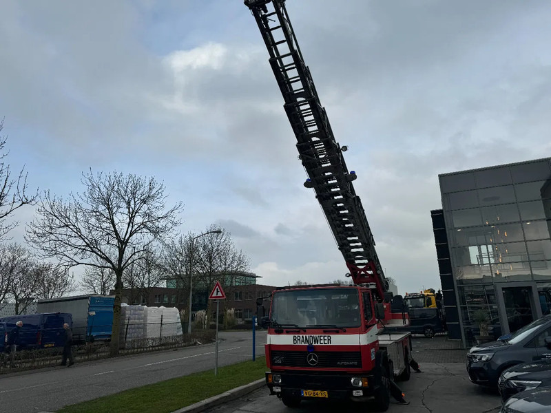 Mercedes-Benz 1120 OF MAGIRUS 24 METER + KORF + SLANGS - Samochód pożarniczy: zdjęcie 3 Mercedes-Benz 1120 OF MAGIRUS 24 METER + KORF + SLANGS - Samochód pożarniczy: zdjęcie 3