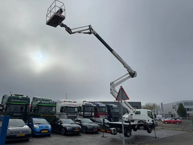 Nissan Cabstar 35.12 + ISOLI 21 METER AERIAL PLATFORM - Samochód dostawczy: zdjęcie 5 Nissan Cabstar 35.12 + ISOLI 21 METER AERIAL PLATFORM - Samochód dostawczy: zdjęcie 5