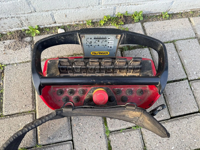 Scania G370 4X4 EURO 6 + 3-SIDE TIPPER + PALFINGER PK9002 + REMOTE - Wywrotka, Samochod ciężarowy z HDS: zdjęcie 5 Scania G370 4X4 EURO 6 + 3-SIDE TIPPER + PALFINGER PK9002 + REMOTE - Wywrotka, Samochod ciężarowy z HDS: zdjęcie 5