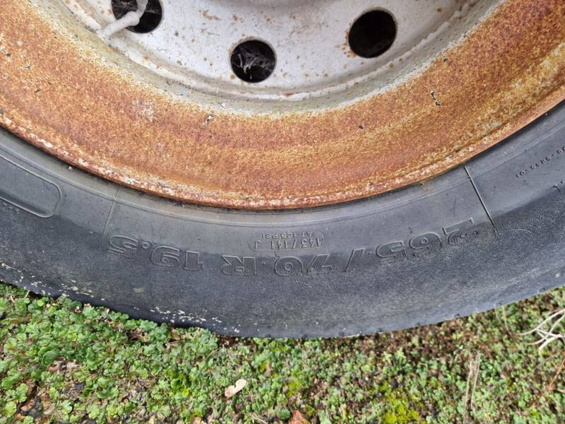 Giant 19.5 Inch - 10 Bolts - Most i części do Samochodów ciężarowych: zdjęcie 2 Giant 19.5 Inch - 10 Bolts - Most i części do Samochodów ciężarowych: zdjęcie 2