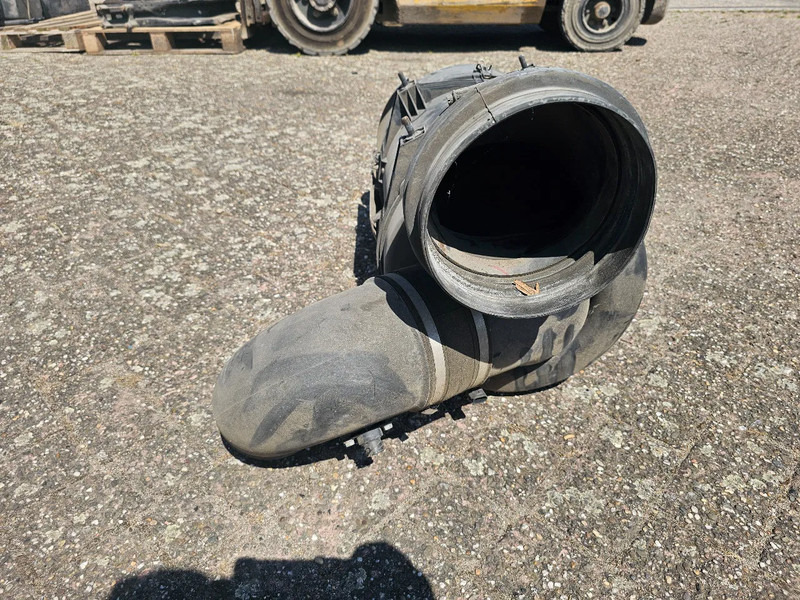 Mercedes-Benz Luchtfilterhuis - A0180949902 - Układ dolotowy do Samochodów ciężarowych: zdjęcie 4 Mercedes-Benz Luchtfilterhuis - A0180949902 - Układ dolotowy do Samochodów ciężarowych: zdjęcie 4