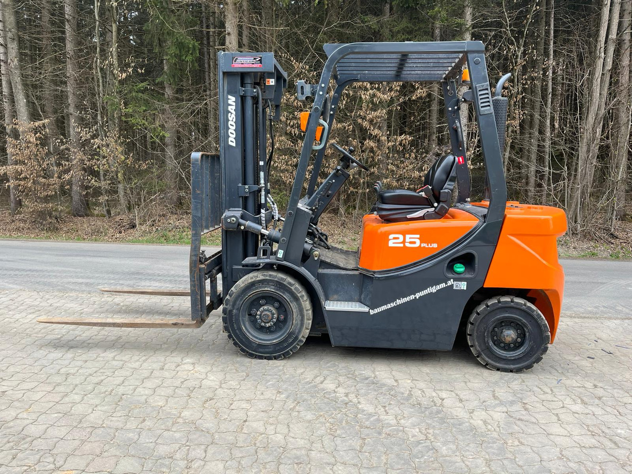 Doosan D 25 GP - Wózek widłowy diesel: zdjęcie 1 Doosan D 25 GP - Wózek widłowy diesel: zdjęcie 1