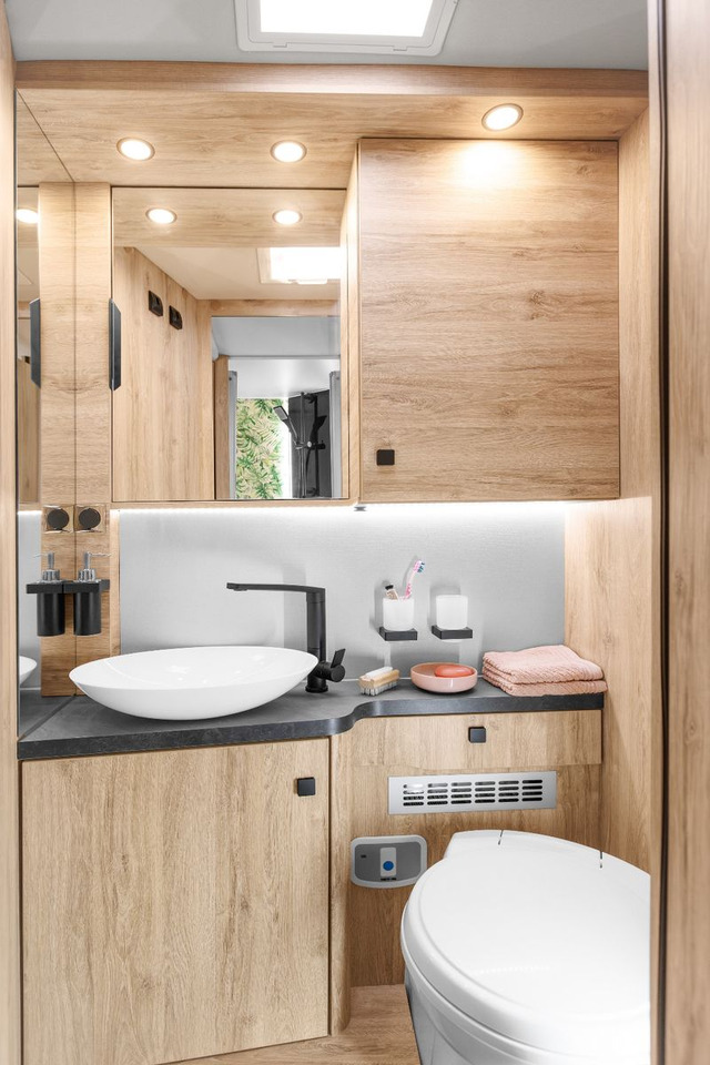 Kamper integra Eura Mobil INTEGRA LINE GT 726 EF / MB 170PS-9G / MOD.2026: zdjęcie 13 Kamper integra Eura Mobil INTEGRA LINE GT 726 EF / MB 170PS-9G / MOD.2026: zdjęcie 13