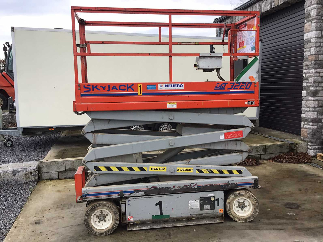 1999 SKYJACK 3220 AERIAL WORK PLATFORM - Podnośnik koszowy: zdjęcie 2 1999 SKYJACK 3220 AERIAL WORK PLATFORM - Podnośnik koszowy: zdjęcie 2