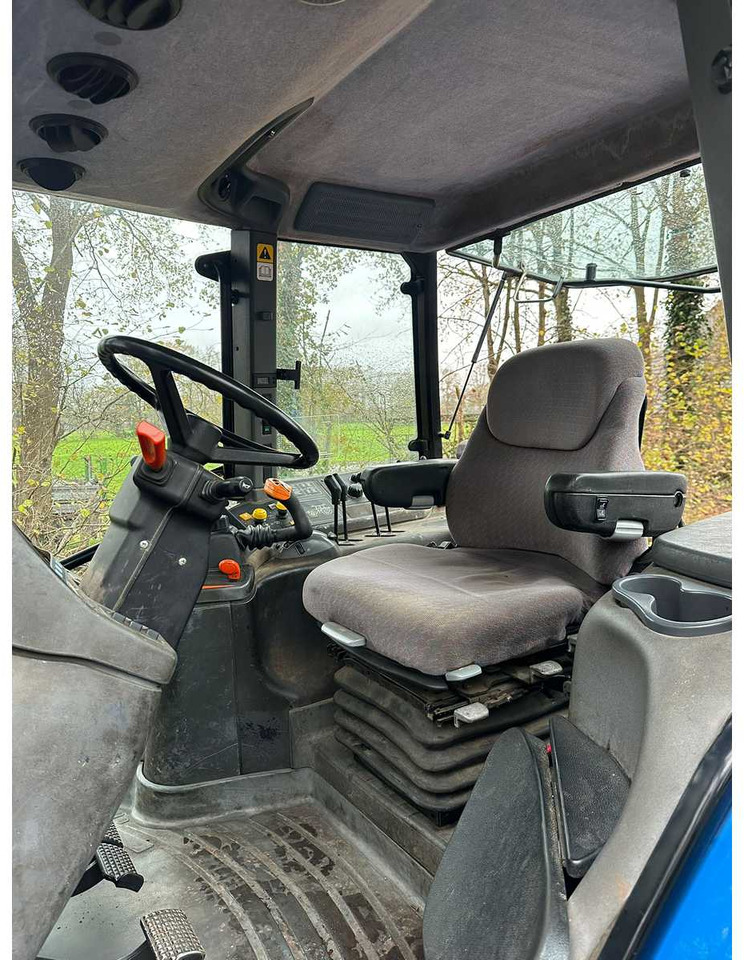 Ciągnik rolniczy 2004 NEW HOLLAND T/M 175 FOUR WHEEL DRIVE FARM TRACTOR: zdjęcie 9