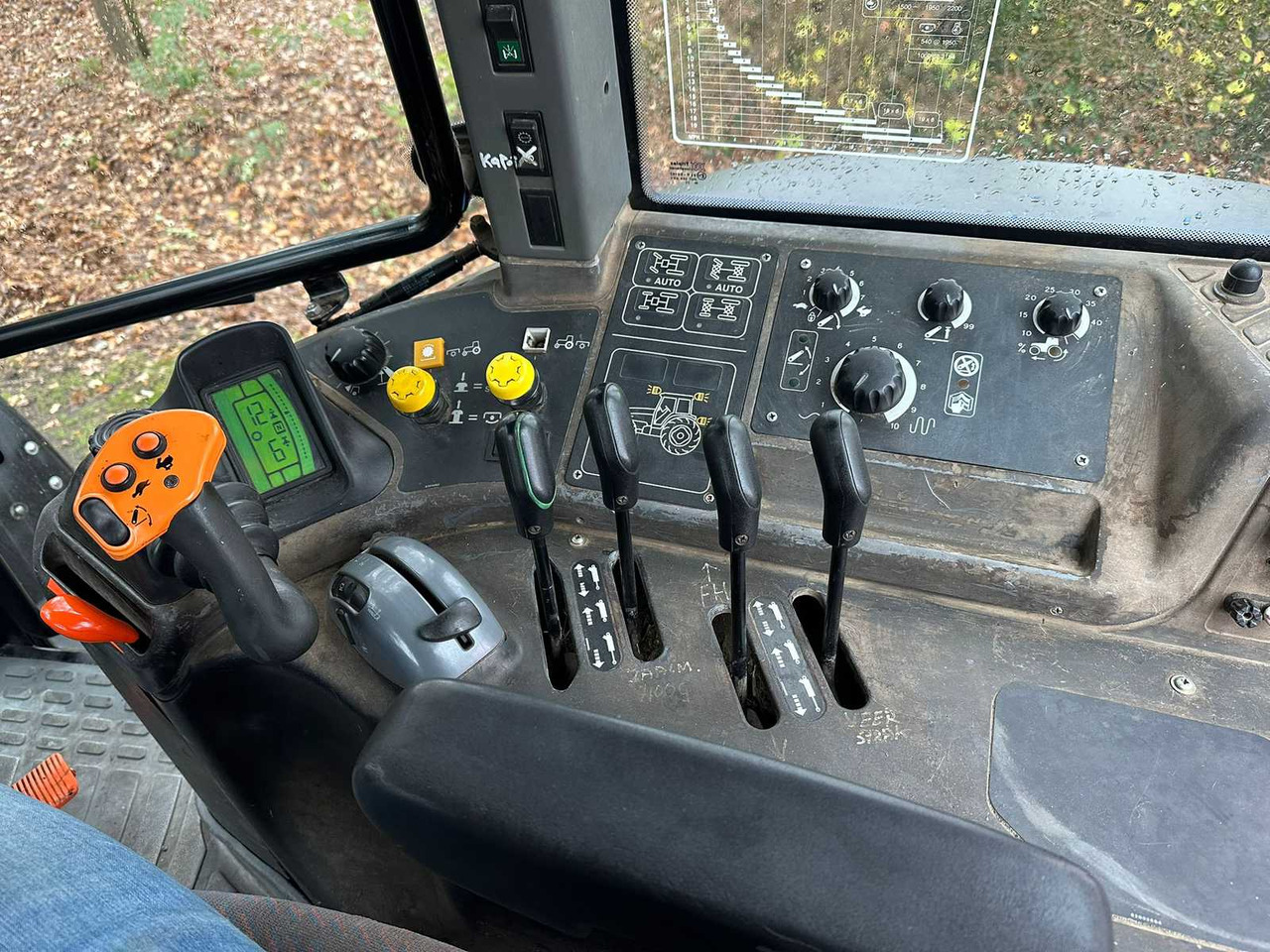 Ciągnik rolniczy 2004 NEW HOLLAND T/M 175 FOUR WHEEL DRIVE FARM TRACTOR: zdjęcie 11