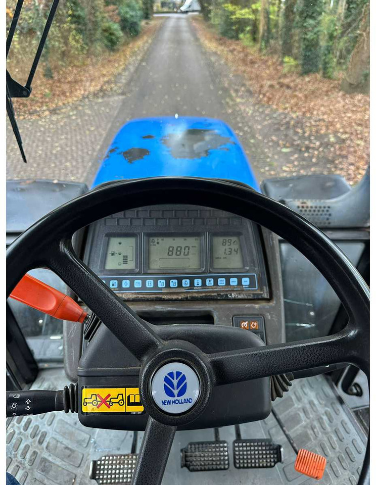 2004 NEW HOLLAND T/M 175 FOUR WHEEL DRIVE FARM TRACTOR - Ciągnik rolniczy: zdjęcie 5 2004 NEW HOLLAND T/M 175 FOUR WHEEL DRIVE FARM TRACTOR - Ciągnik rolniczy: zdjęcie 5