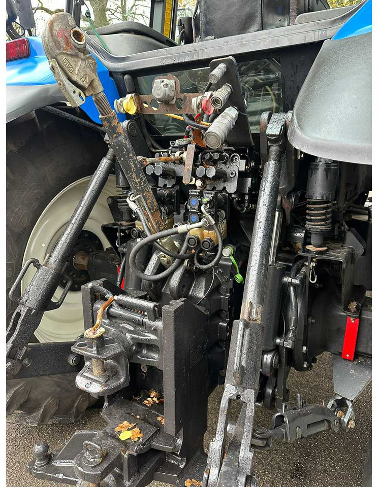 Ciągnik rolniczy 2004 NEW HOLLAND T/M 175 FOUR WHEEL DRIVE FARM TRACTOR: zdjęcie 8