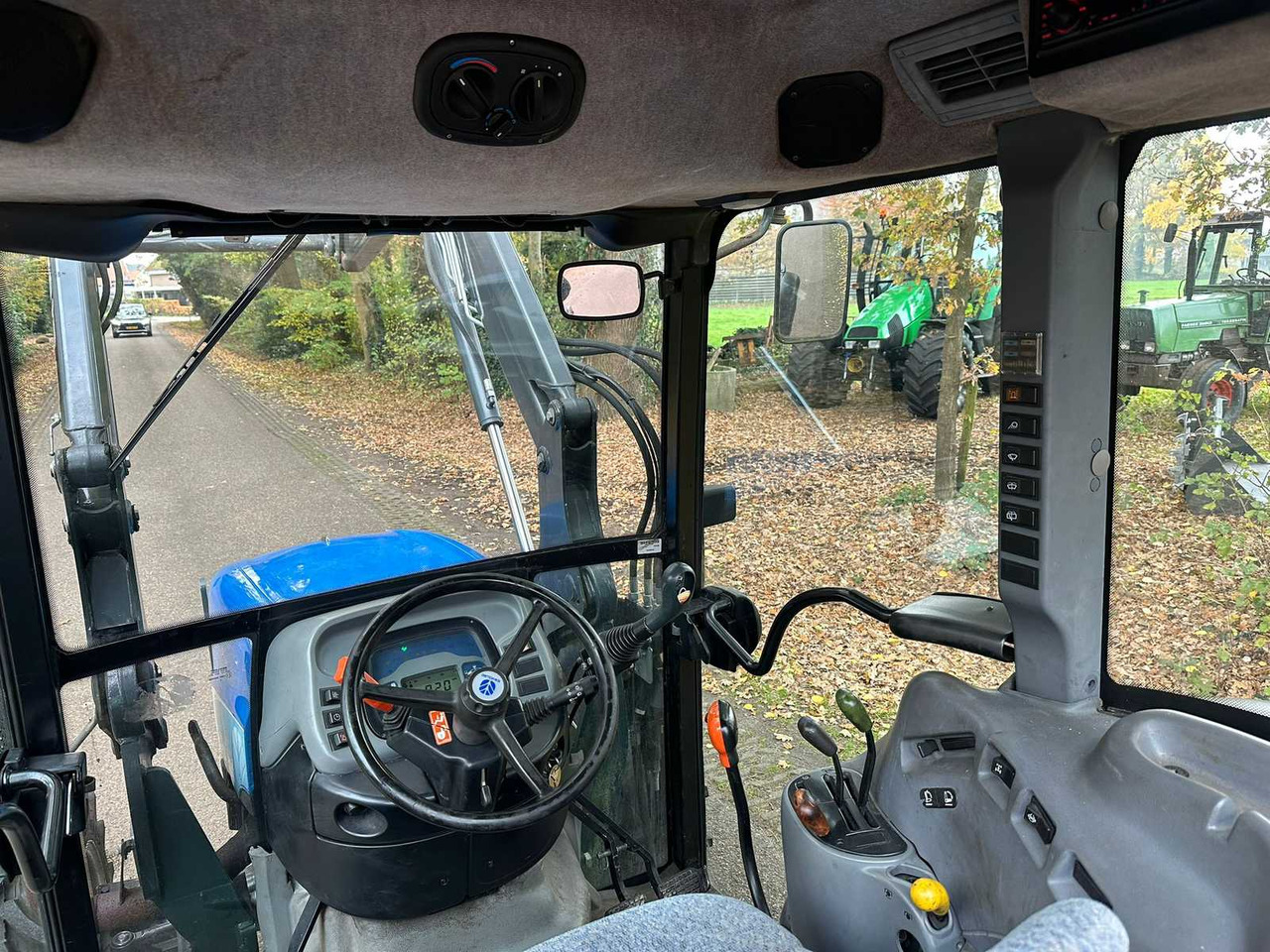 2005 NEW HOLLAND TN60DA ALL-WHEEL DRIVE FARM TRACTOR - Ciągnik rolniczy: zdjęcie 5 2005 NEW HOLLAND TN60DA ALL-WHEEL DRIVE FARM TRACTOR - Ciągnik rolniczy: zdjęcie 5