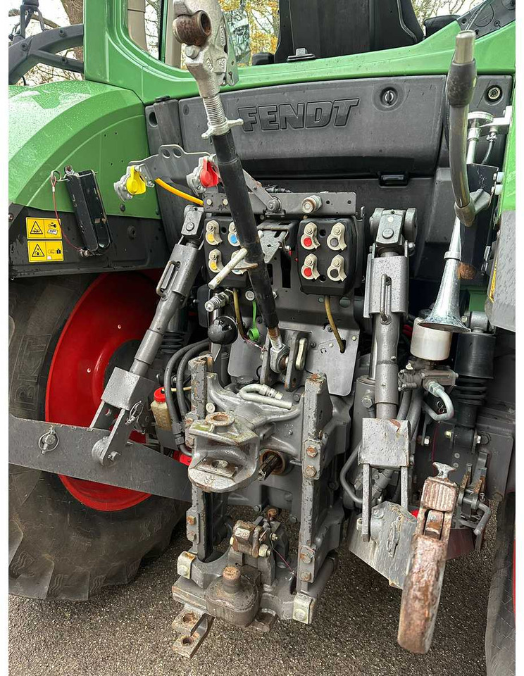 2015 FENDT 312 VARIO S4 ALL-WHEEL DRIVE FARM TRACTOR - Ciągnik rolniczy: zdjęcie 3 2015 FENDT 312 VARIO S4 ALL-WHEEL DRIVE FARM TRACTOR - Ciągnik rolniczy: zdjęcie 3