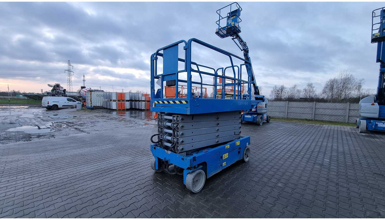 Podnośnik koszowy 2015 GENIE GS 4047 AERIAL WORK PLATFORMS (ESN14015016): zdjęcie 7