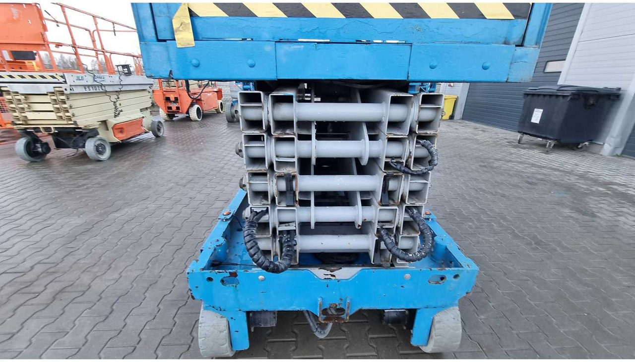 Podnośnik koszowy 2015 GENIE GS 4047 AERIAL WORK PLATFORMS (ESN14015016): zdjęcie 9