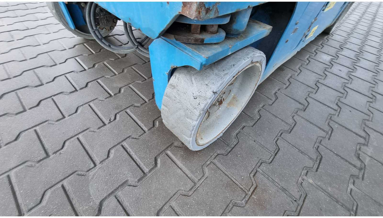 Podnośnik koszowy 2015 GENIE GS 4047 AERIAL WORK PLATFORMS (ESN14015016): zdjęcie 8