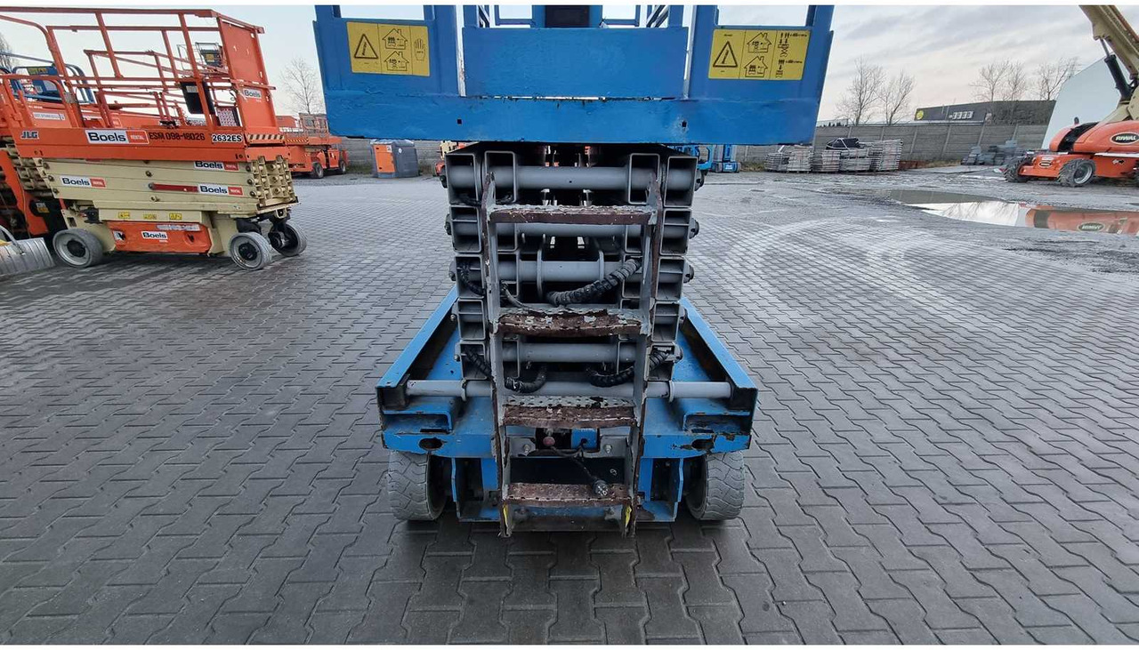 Podnośnik koszowy 2015 GENIE GS 4047 AERIAL WORK PLATFORMS (ESN14015016): zdjęcie 14