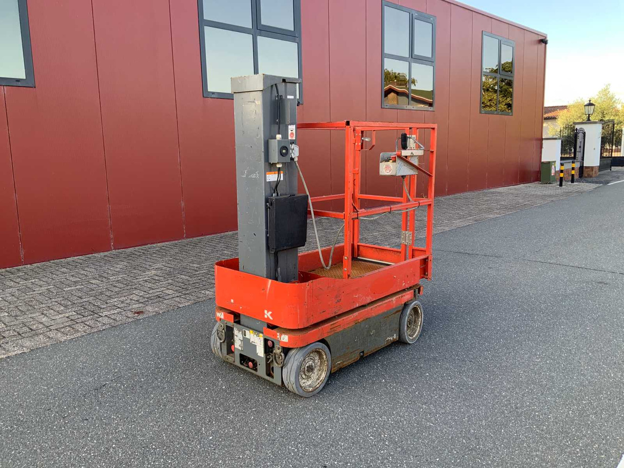 2019 SKYJACK SJ12 AERIAL PLATFORM - Podnośnik koszowy: zdjęcie 2 2019 SKYJACK SJ12 AERIAL PLATFORM - Podnośnik koszowy: zdjęcie 2