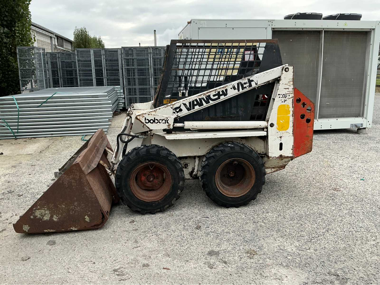 BOBCAT 310 SKID STEER LOADER - Miniładowarka gąsienicowa: zdjęcie 2 BOBCAT 310 SKID STEER LOADER - Miniładowarka gąsienicowa: zdjęcie 2