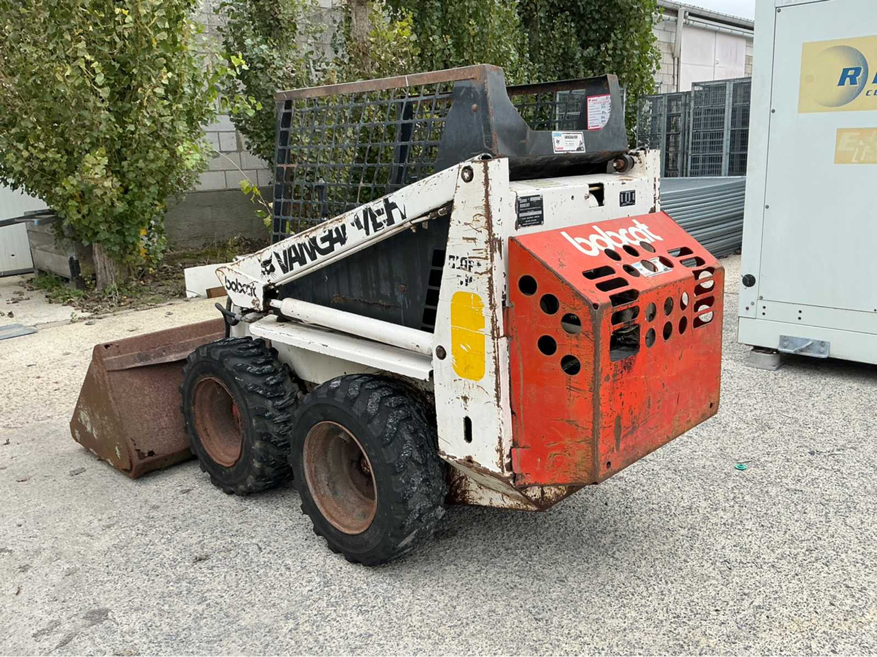 BOBCAT 310 SKID STEER LOADER - Miniładowarka gąsienicowa: zdjęcie 3 BOBCAT 310 SKID STEER LOADER - Miniładowarka gąsienicowa: zdjęcie 3