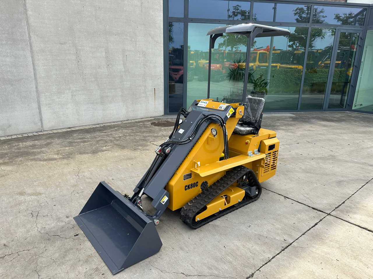 CAPTOK - 2025 - CK80C - SKID STEER LOADER - Miniładowarka gąsienicowa: zdjęcie 1 CAPTOK - 2025 - CK80C - SKID STEER LOADER - Miniładowarka gąsienicowa: zdjęcie 1