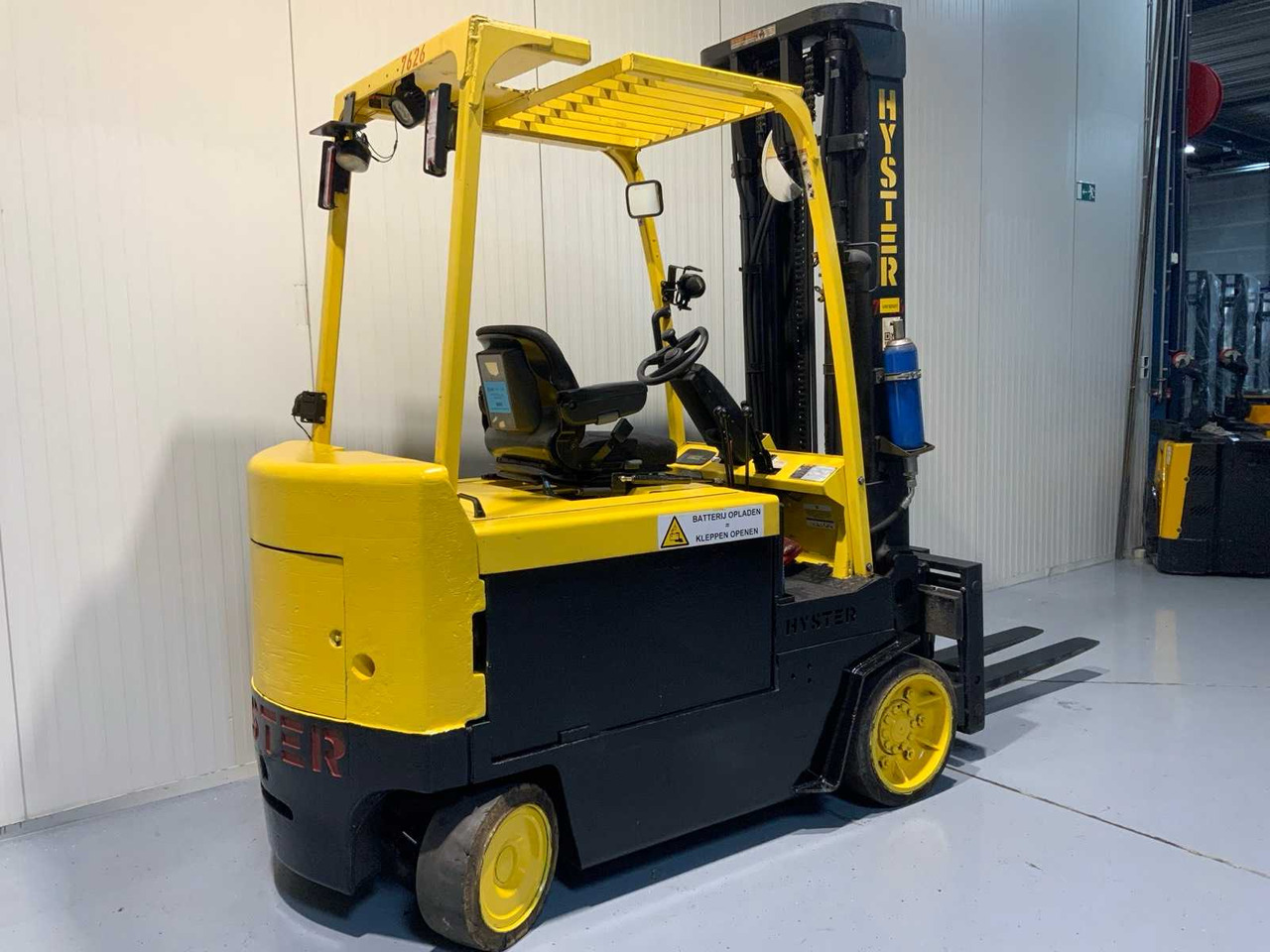 HYSTER E4.00XL FORKLIFT FORK POSITIONER, SIDE SHIFT, BLUESPOT, ACCUMULATOR - Wózek widłowy: zdjęcie 4 HYSTER E4.00XL FORKLIFT FORK POSITIONER, SIDE SHIFT, BLUESPOT, ACCUMULATOR - Wózek widłowy: zdjęcie 4